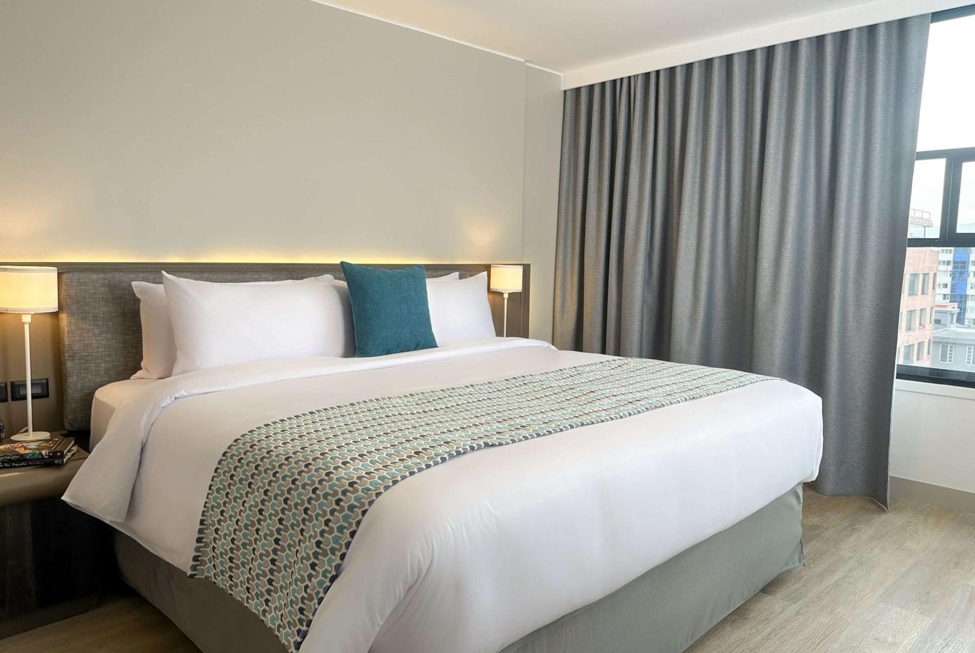La Quinta By Wyndham Quito Hotel Bagian luar foto