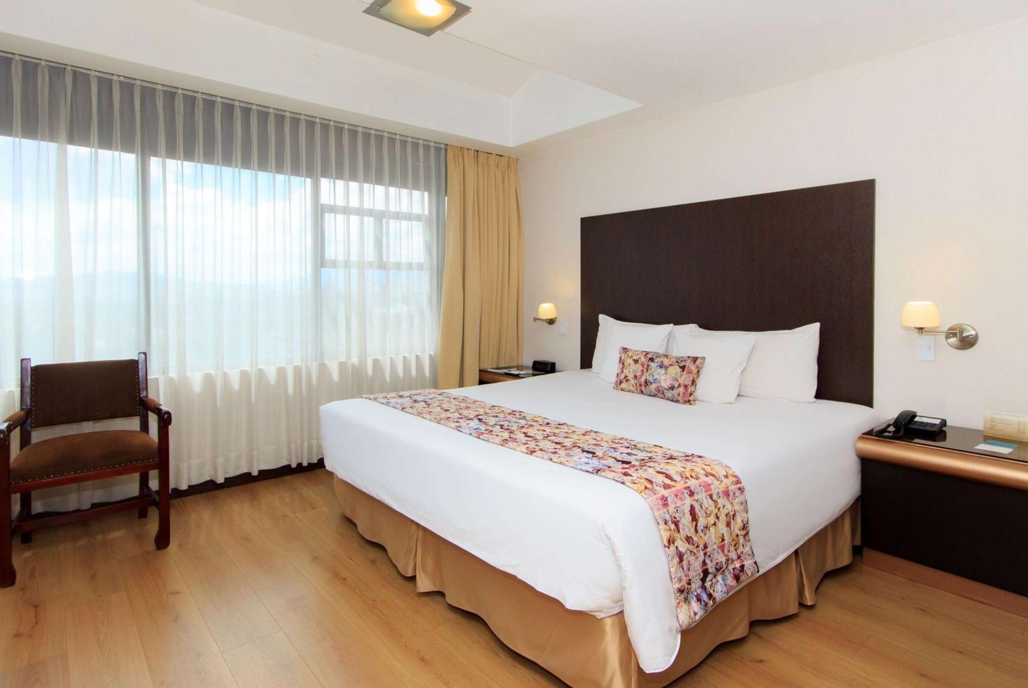 La Quinta By Wyndham Quito Hotel Bagian luar foto